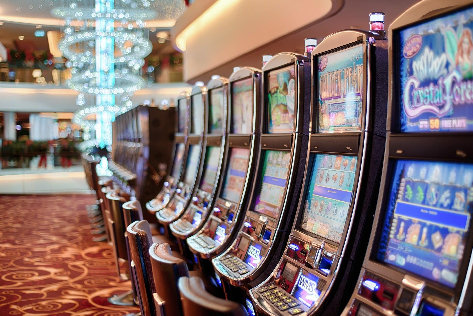 Cách tải game về chơi dễ dàng trên điện thoại và máy tính